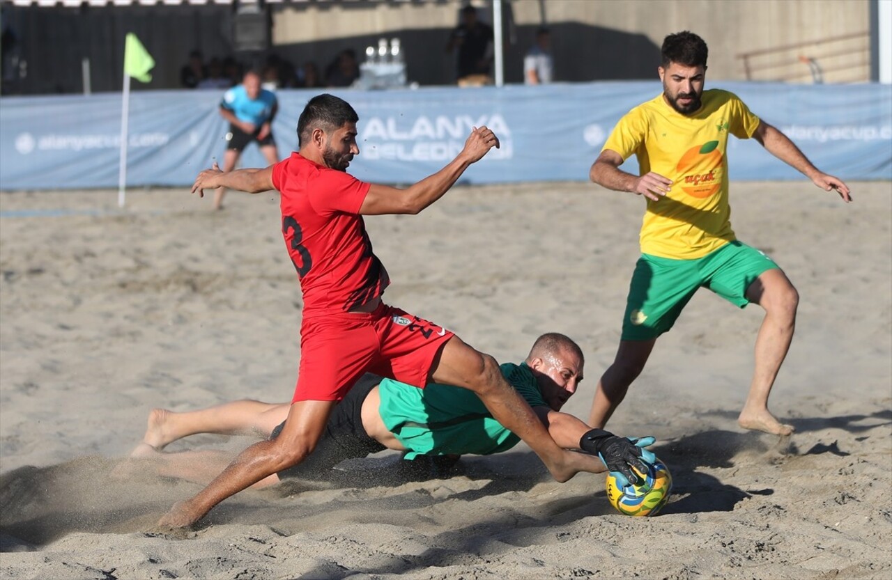 Antalya'nın Alanya ilçesinde düzenlenen, Türkiye Futbol Federasyonu (TFF) Plaj Futbol Ligi...