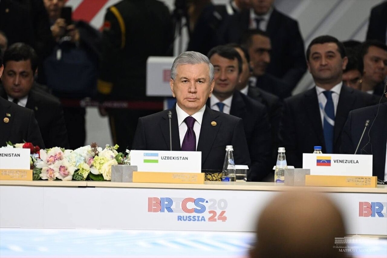 Özbekistan Cumhurbaşkanı Şevket Mirziyoyev, Rusya Federasyonu'na bağlı Tataristan Cumhuriyeti'nin...