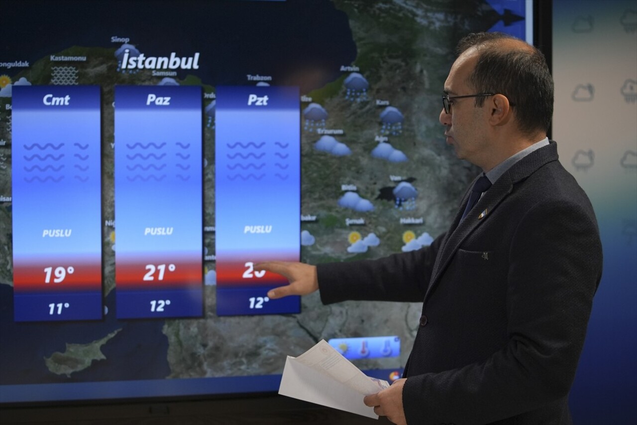 Çevre, Şehircilik ve İklim Değişikliği Bakanlığı Meteoroloji Hava Tahmin Uzmanı Cengiz Çelik, AA...