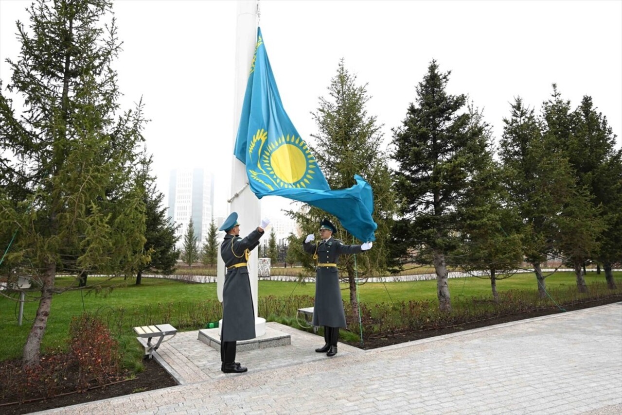 Kazakistan'da egemenliğin sembolü olan ulusal bayram "Cumhuriyet Günü" kutlanıyor. Başkent...