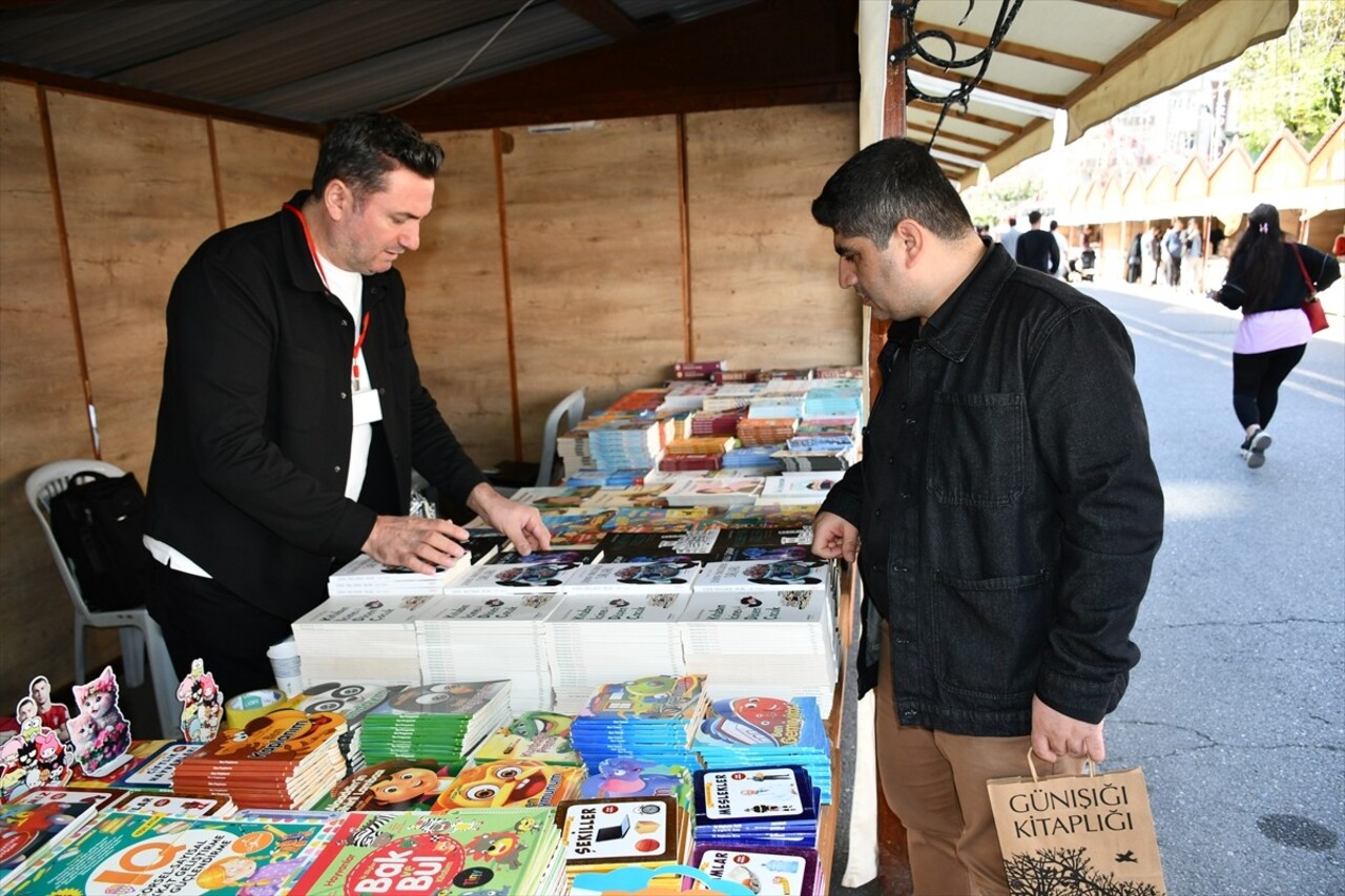 Bu yıl 7'ncisi düzenlenen "Batman Kitap Fuarı ve Kültür Sanat Festivali" açıldı.