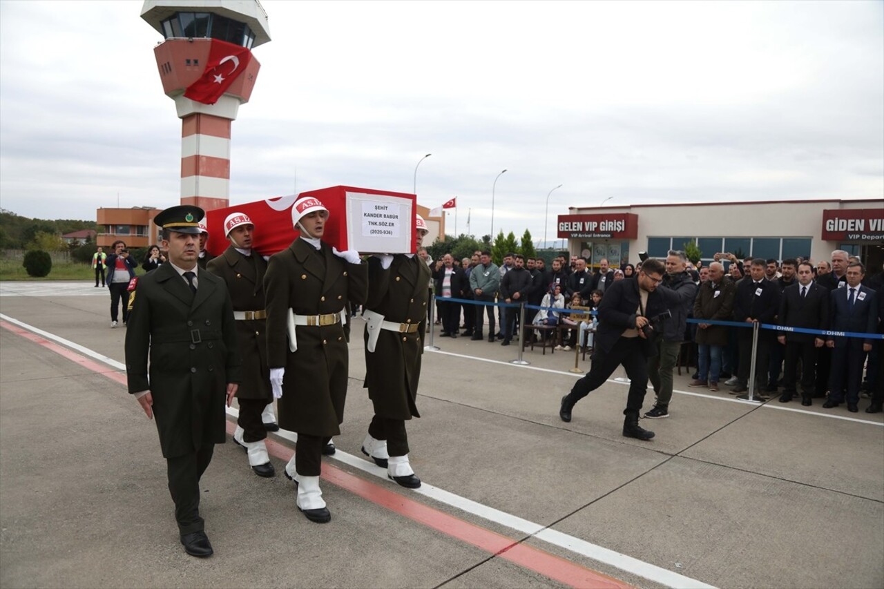 Irak'ın kuzeyindeki Pençe-Kaplan Operasyonu üs bölgesinde rahatsızlanarak kaldırıldığı hastanede...