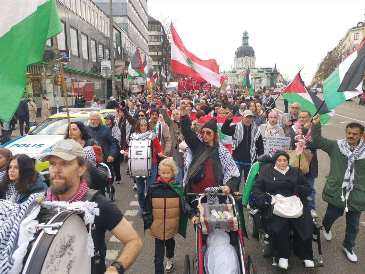 İsveç'in başkenti Stockholm'de binlerce eylemci, İsrail'in Gazze ve Lübnan'da devam eden...