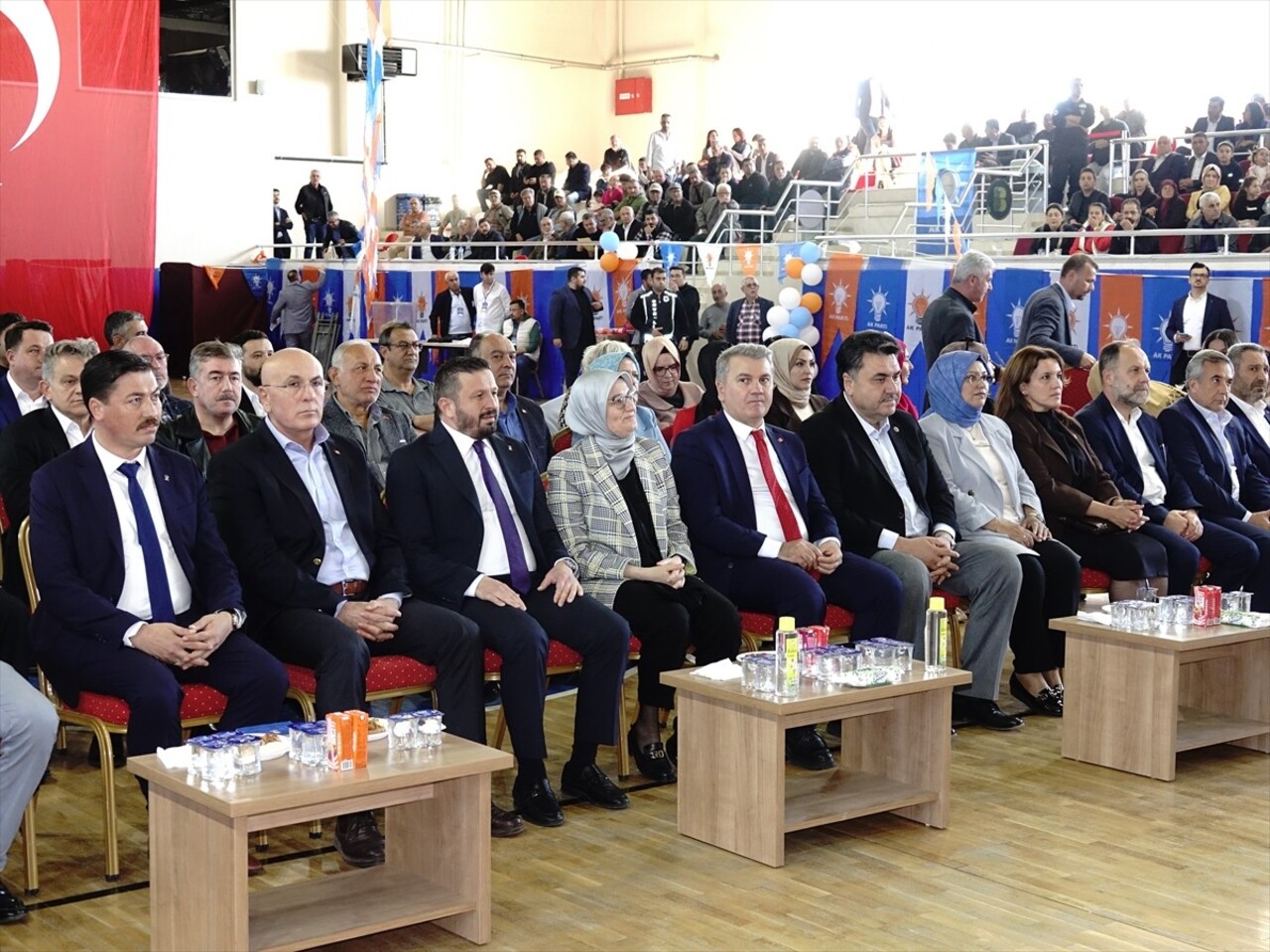 Balıkesir'de, AK Parti Edremit 8. Olağan İlçe Kongresi, Balıkesir Büyükşehir Belediyesi Gençlik...