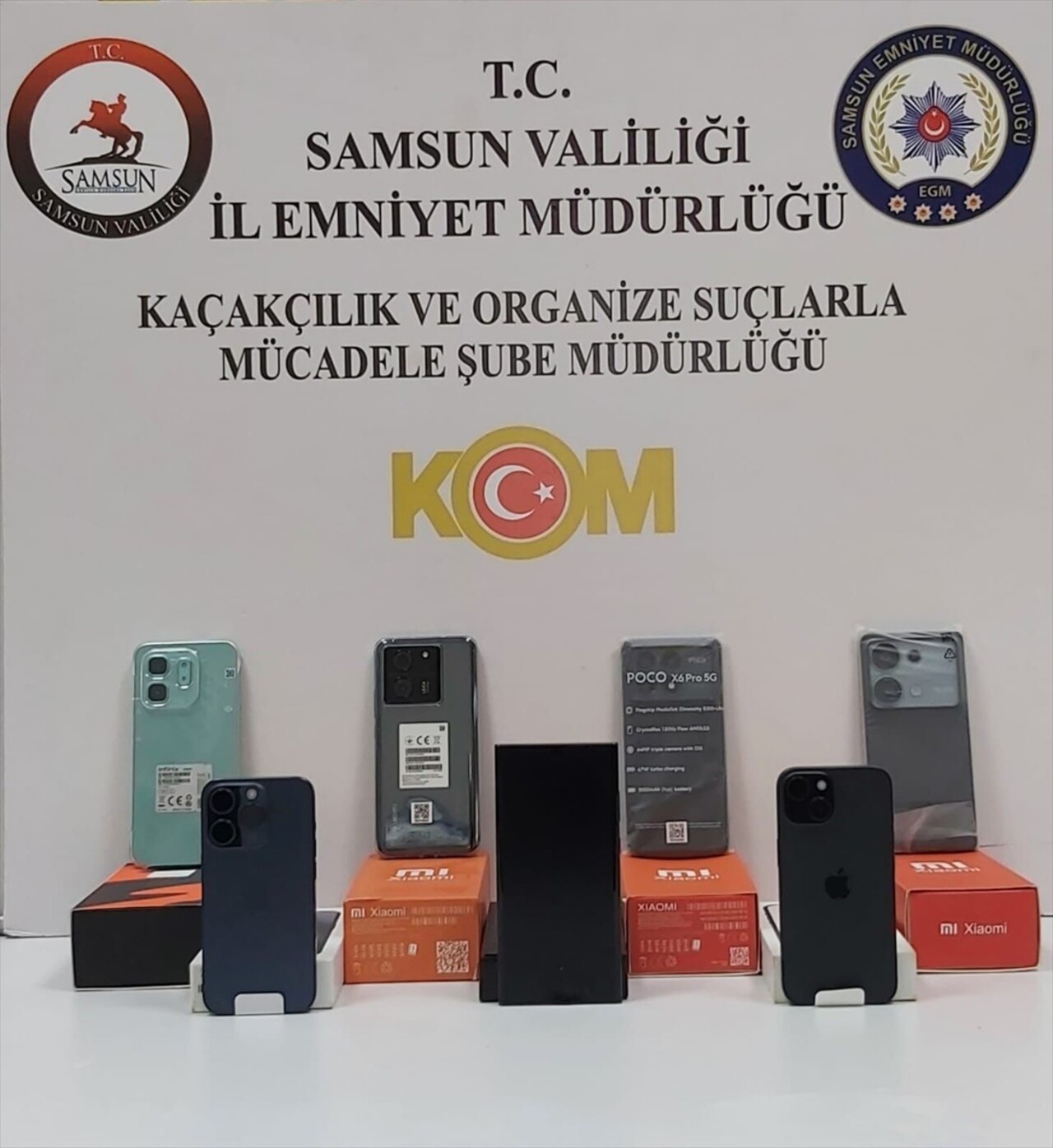 Samsun'un İlkadım ilçesinde düzenlenen kaçakçılık operasyonunda 9 şüpheli gözaltına alındı....