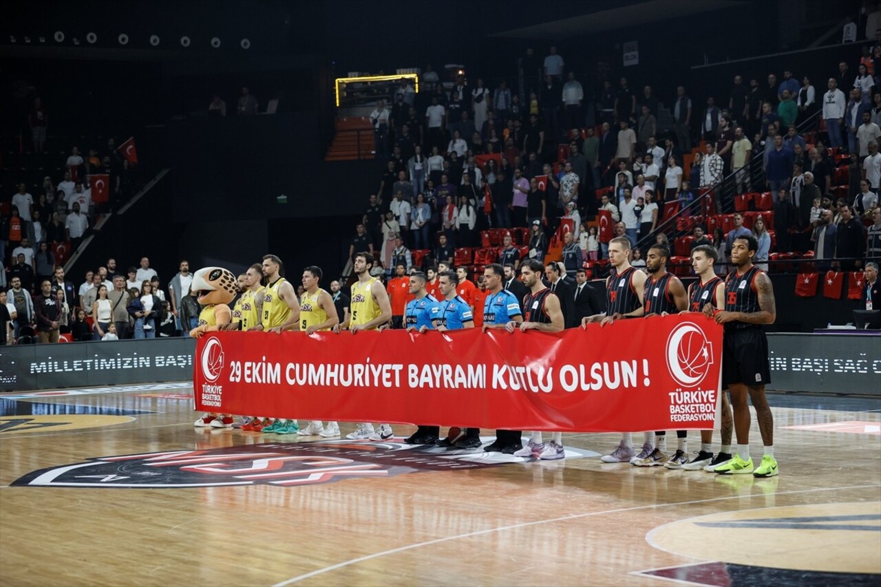 Türkiye Sigorta Basketbol Süper Ligi'nin dördüncü haftasında Mersin Spor, sahasında Manisa Basket...