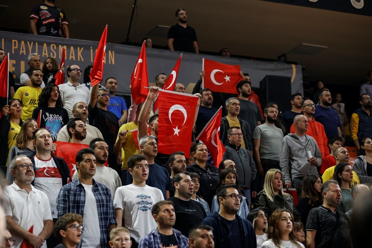 Türkiye Sigorta Basketbol Süper Ligi'nin dördüncü haftasında Mersin Spor, sahasında Manisa Basket...