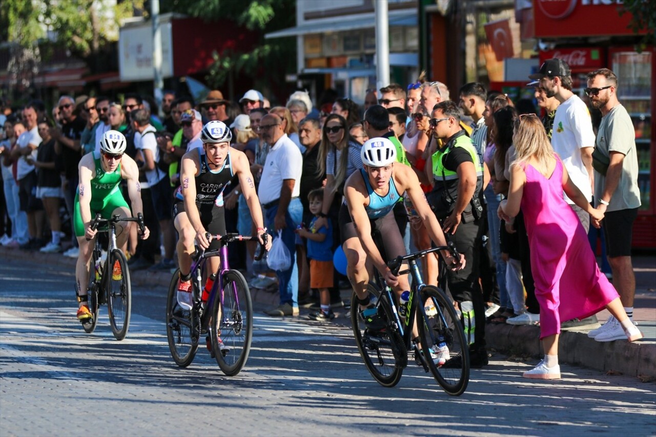 Türkiye Triatlon Federasyonu (TTF) ile Alanya Belediyesinin organizasyonunda düzenlenen 33. Alanya...