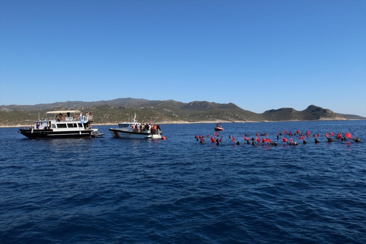 Antalya'nın Kaş ilçesinde 29 Ekim Cumhuriyet Bayramı ve Cumhuriyet'in 101. yıl dönümü dolayısıyla...