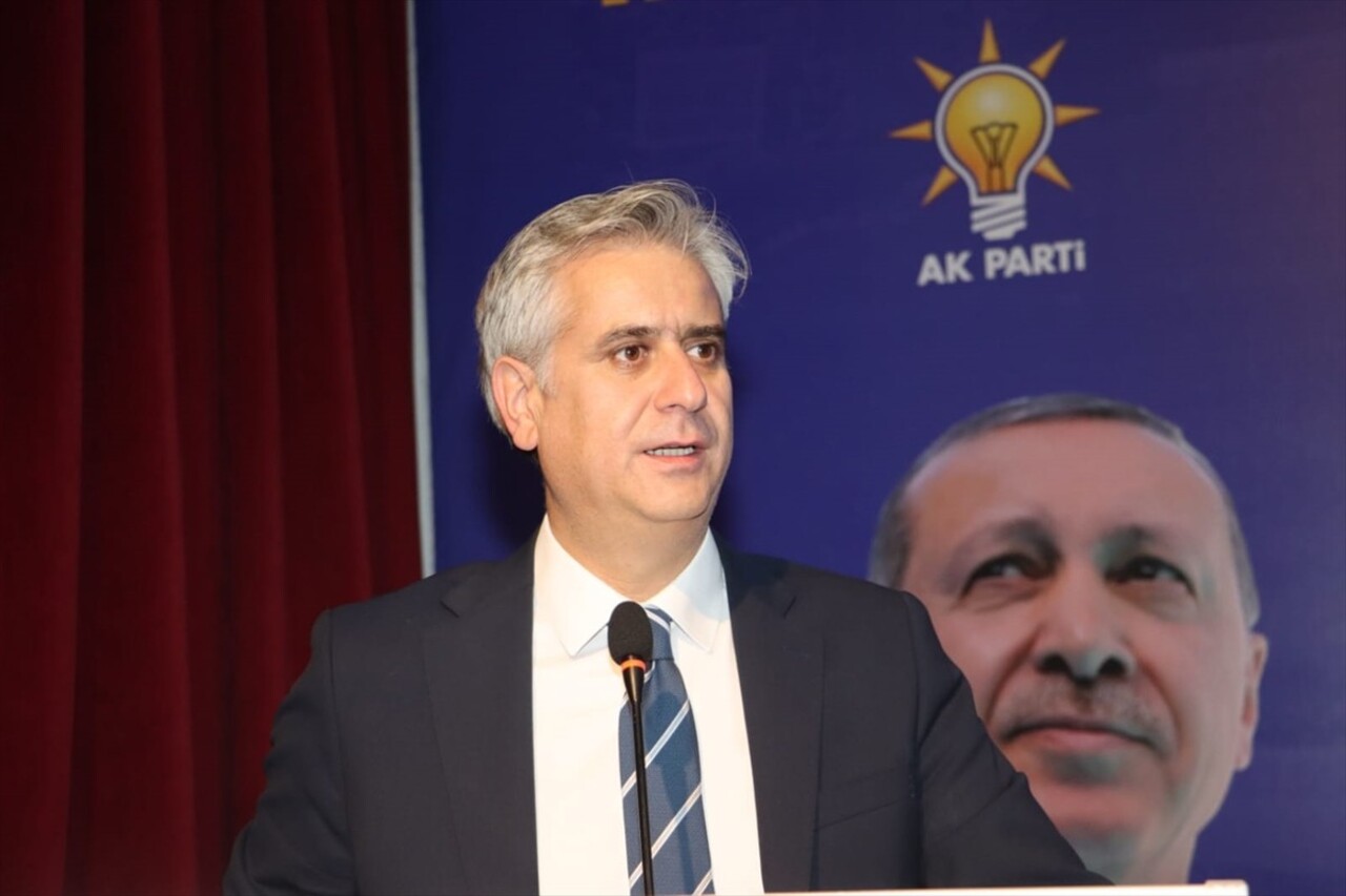 AK Parti Genel Başkan Yardımcısı Hasan Basri Yalçın, Mersin'deki Suphi Öner Öğretmenevi'nde...