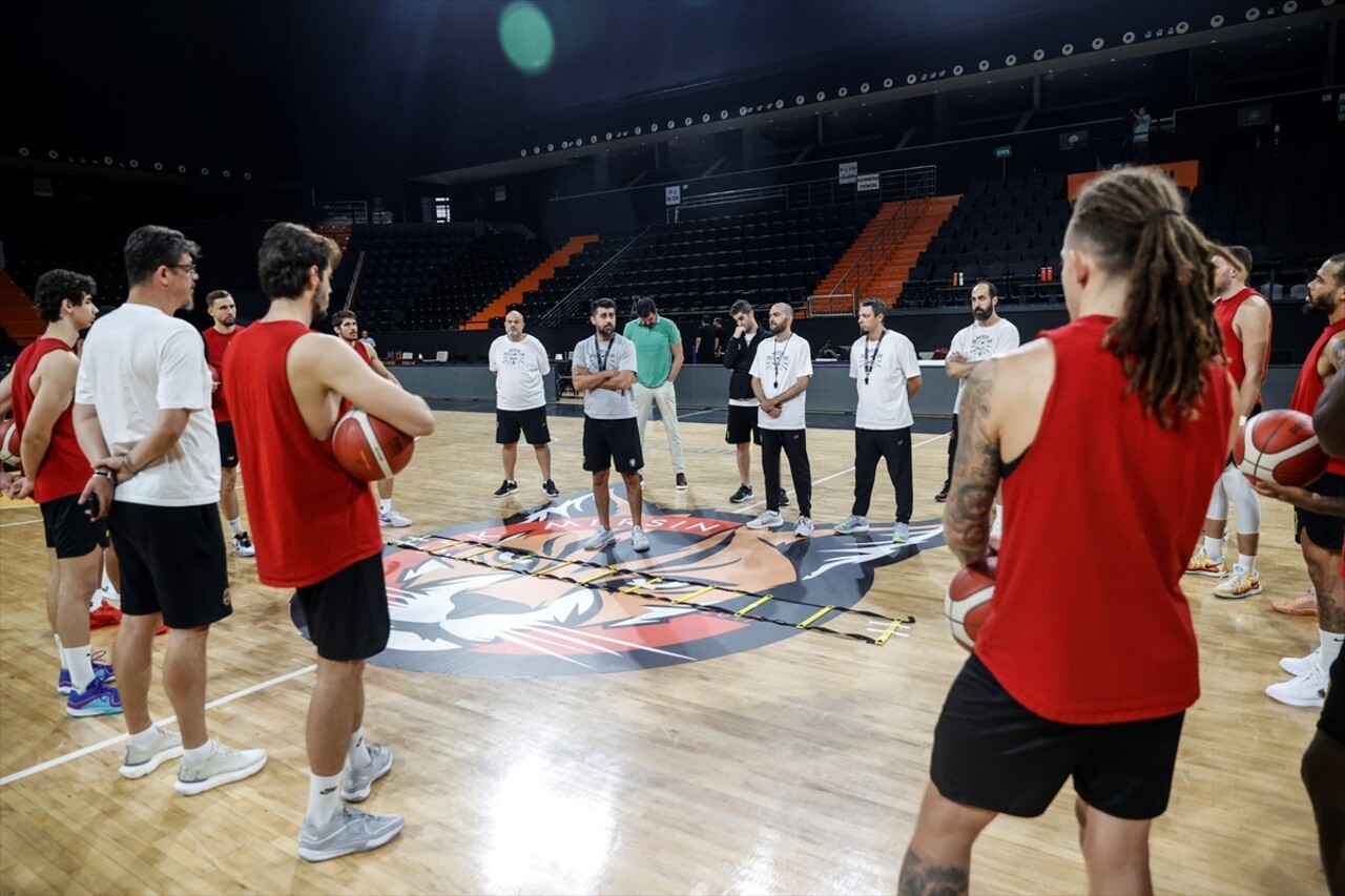 Mersin Spor, Türkiye Sigorta Basketbol Süper Ligi'nin 5. haftasında deplasmanda Beşiktaş Fibabanka...