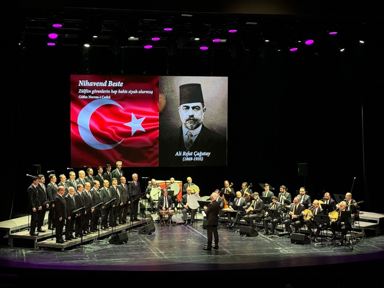  İstanbul Tarihi Türk Müziği Topluluğu tarafından 29 Ekim Cumhuriyet Bayramı dolayısıyla...