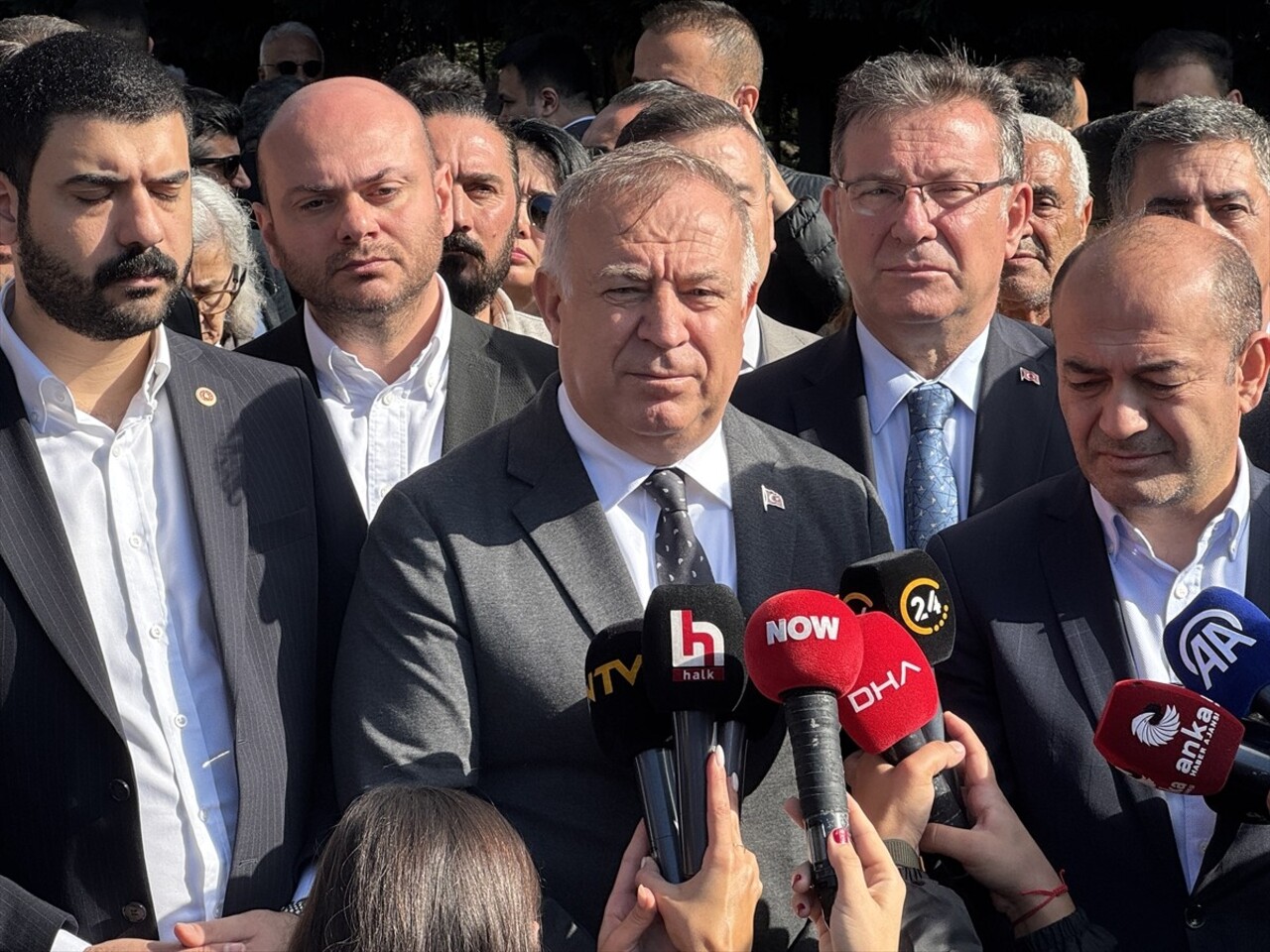 CHP Genel Başkan Yardımcısı Gökhan Zeybek (fotoğrafta), Esenyurt Belediye Başkanı Ahmet Özer'in...