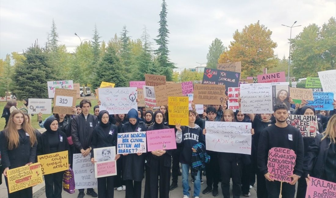 Bingöl Üniversitesi öğrencileri, kadına