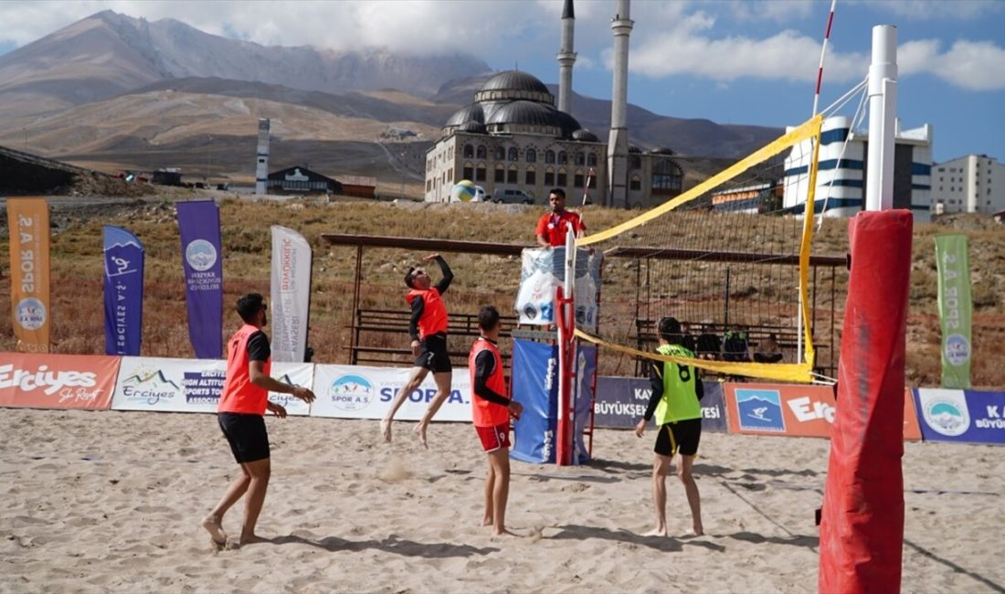 Erciyes Kayak Merkezi'nde gerçekleştirilen