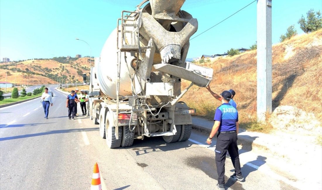 Beton mikserinin yola harç