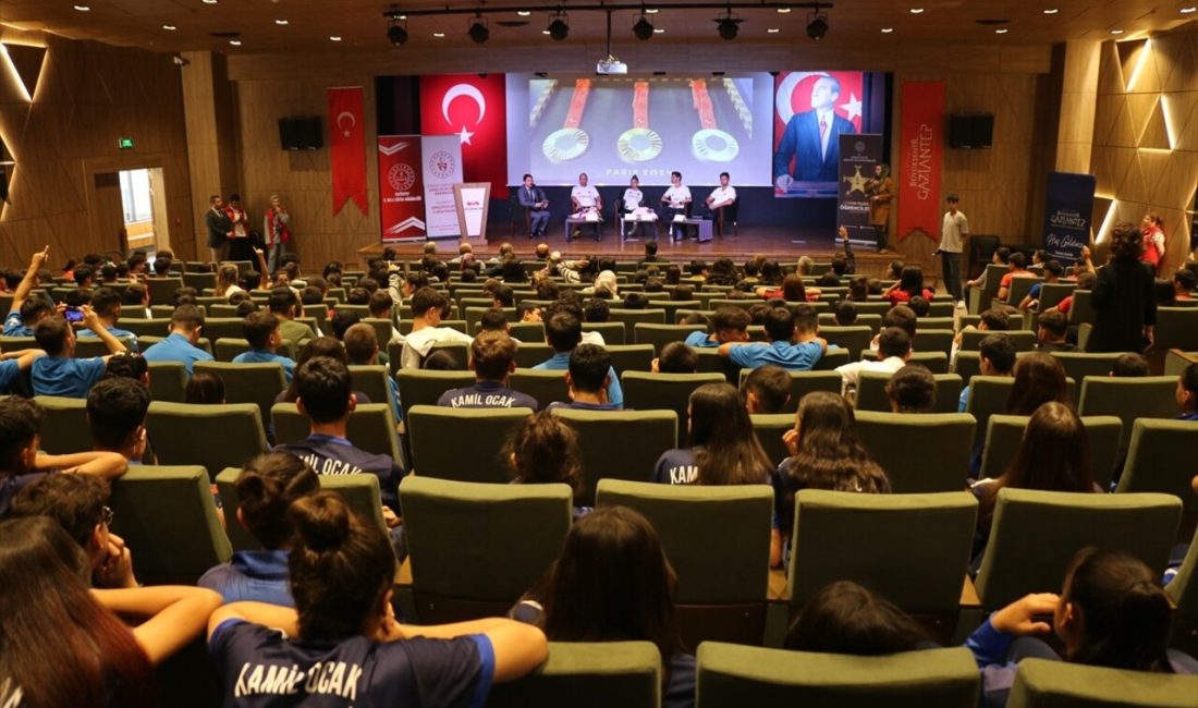 Paralimpik sporcular, Gaziantep'te öğrencilerle