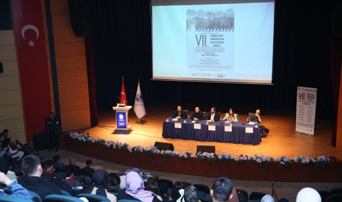 Sakarya Üniversitesi'nde başlayan kongrede,