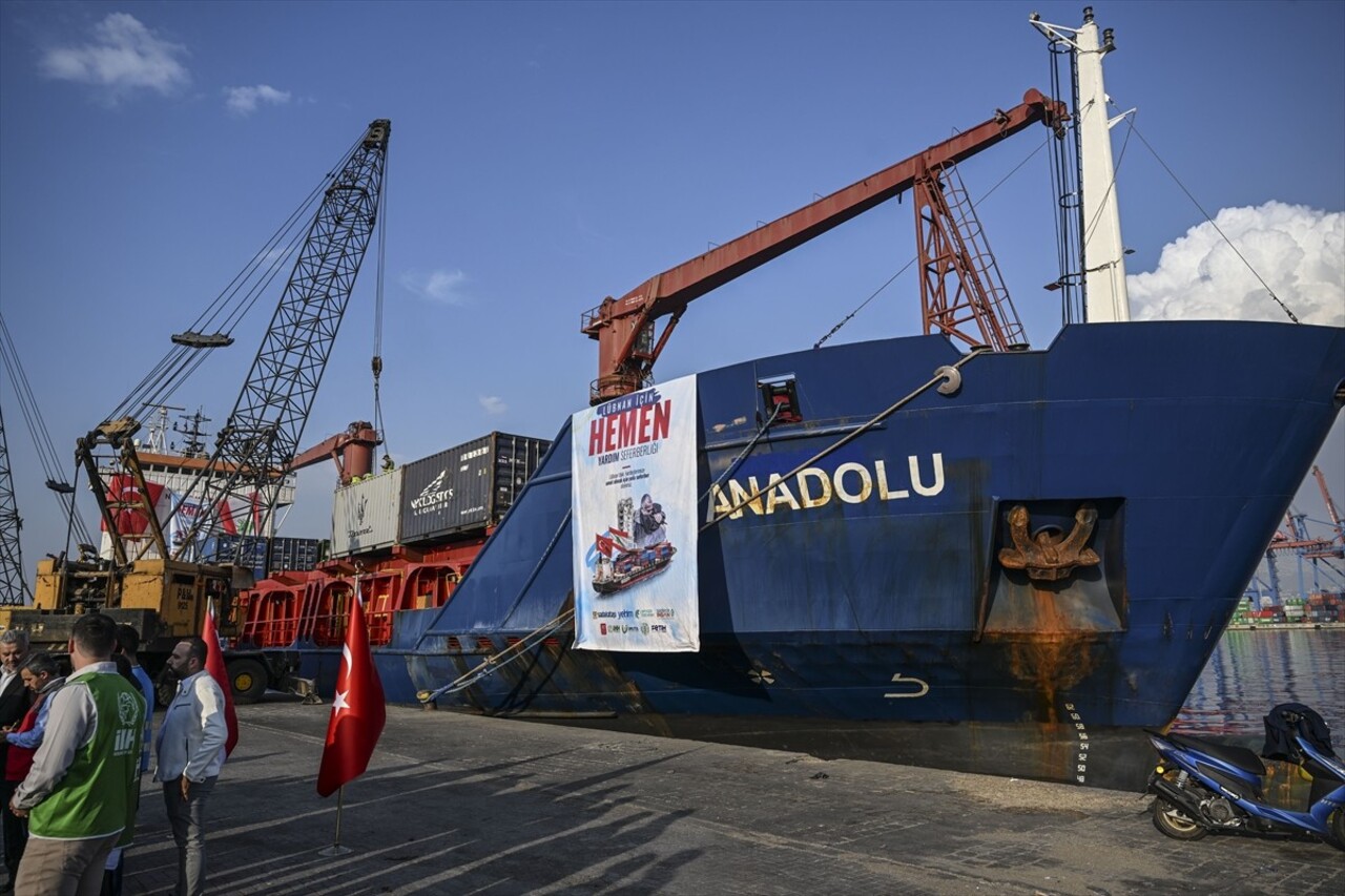 Türkiye'den sivil toplum kuruluşları (STK), İsrail'in saldırılarını sürdürdüğü Lübnan'a yaklaşık...