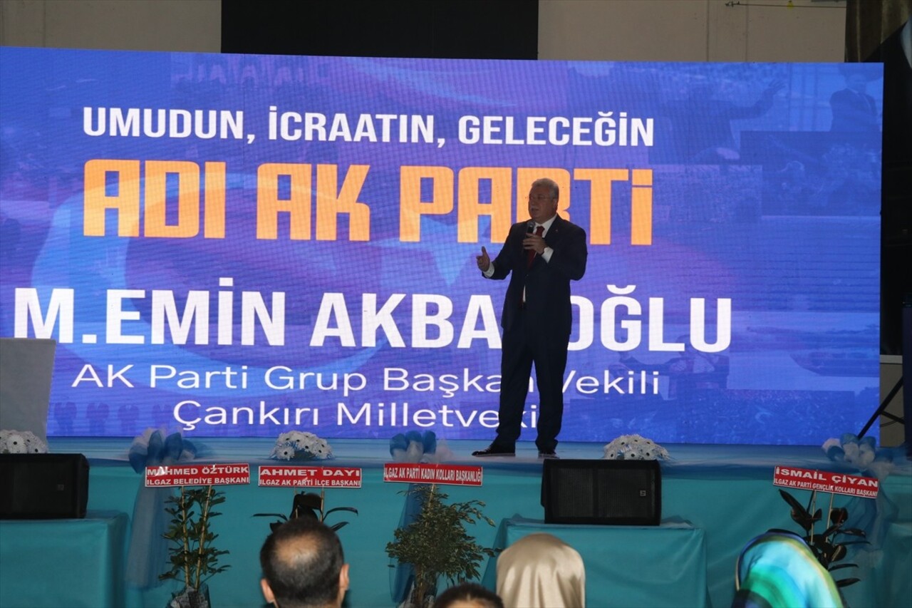 AK Parti Grup Başkanvekili Muhammet Emin Akbaşoğlu, Hasan Fehmi Gökşen Spor Salonu'nda düzenlenen...