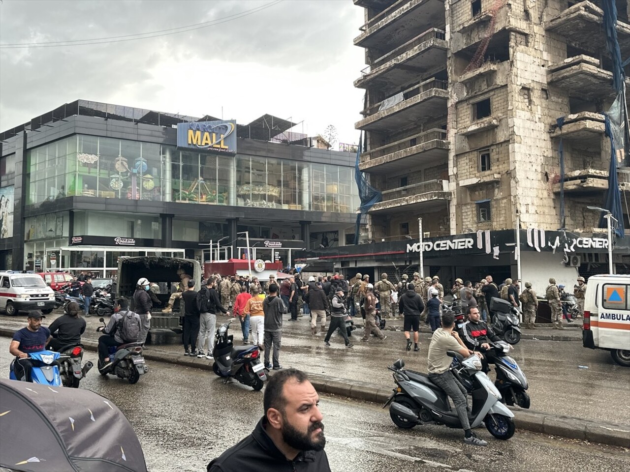  İsrail ordusunun, Lübnan'ın başkenti Beyrut'un Dahiye bölgesinde "Seman Galerisi" ile kesişme...