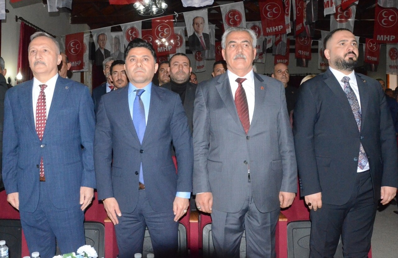 Kars'ta MHP İl Başkanlığınca, Aynalı Köşk Sergi ve Tiyatro Salonu'nda "Bir ve Birlikte Hilal'e...