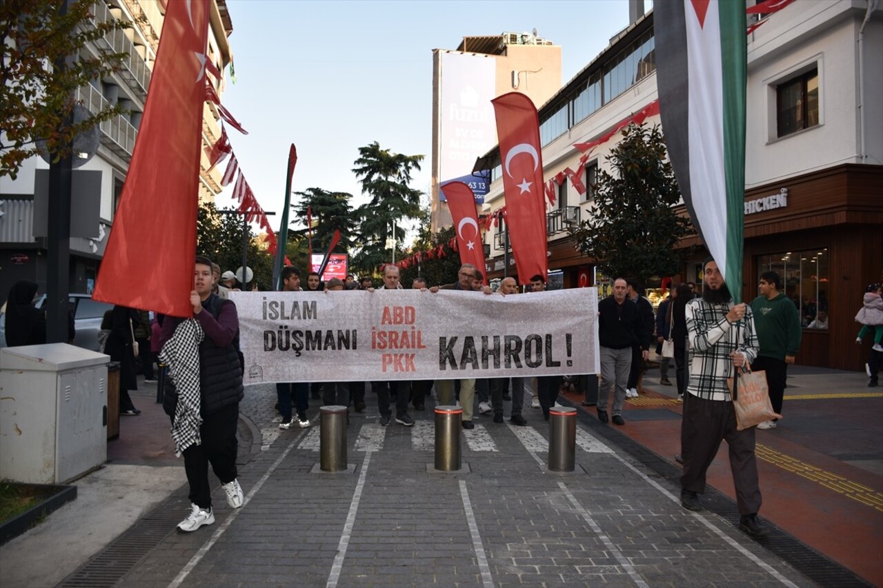 Trabzon'da, Özgür Aksa Platformunca Filistin'e destek yürüyüşü düzenlendi. Ortahisar ilçesindeki...