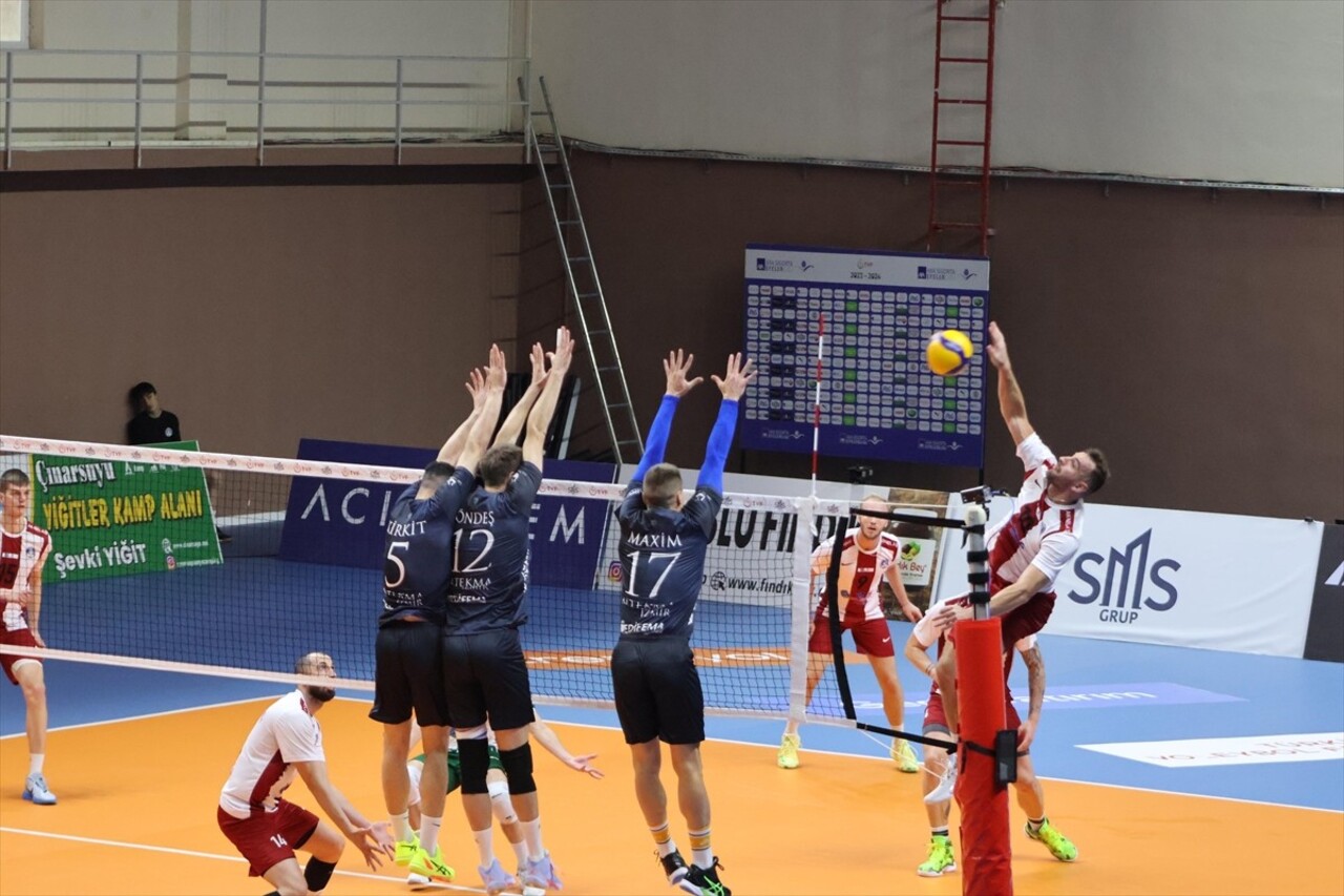 Voleybol SMS Grup Efeler Ligi'nin 6. haftasında Altekma, deplasmanda Akkuş Belediyespor'u 3-0...