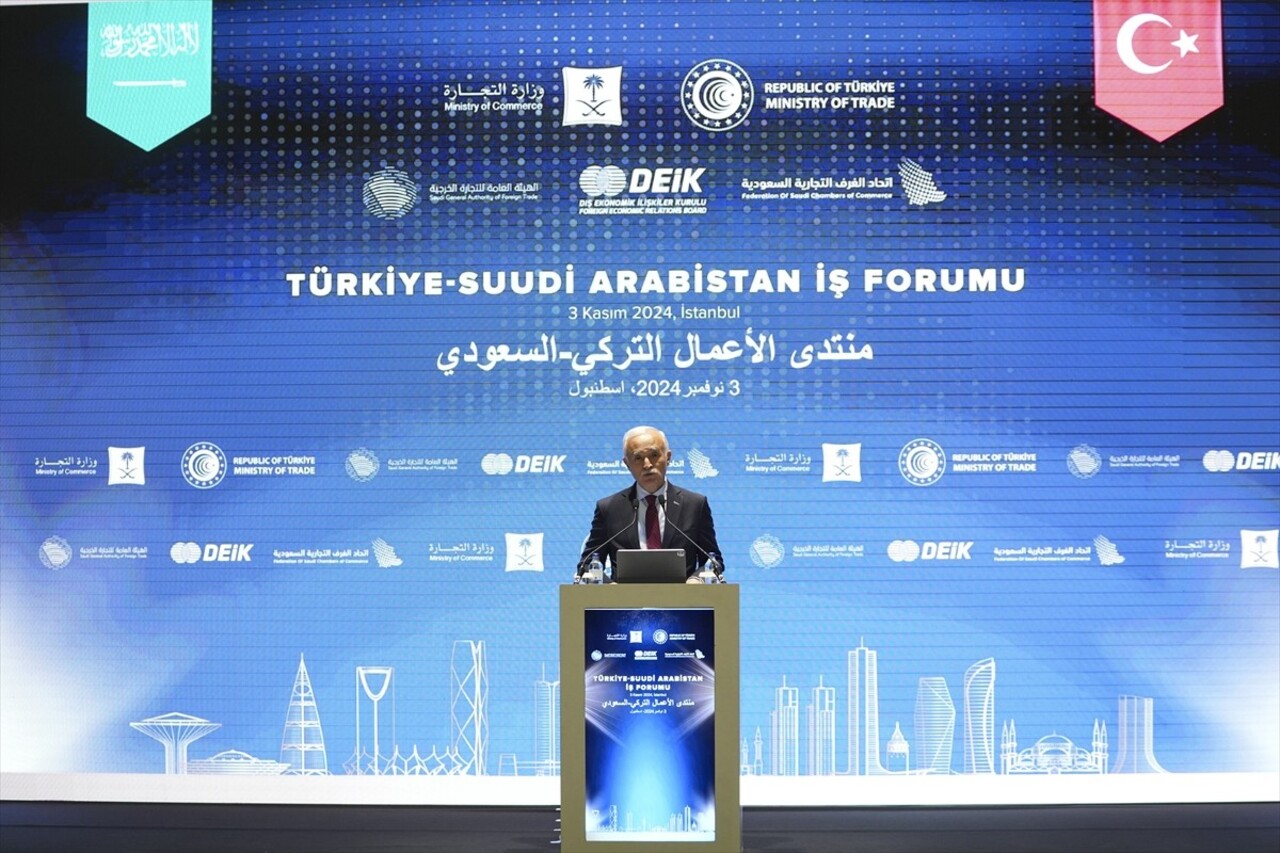 Dış Ekonomik İlişkiler Kurulu (DEİK) tarafından İstanbul'da düzenlenen Türkiye-Suudi Arabistan İş...