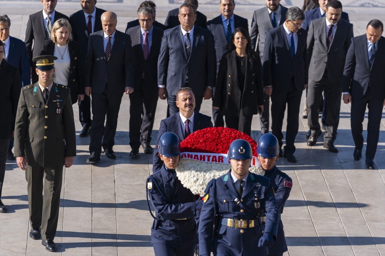 Anahtar Parti (A Parti) Genel Başkanı Yavuz Ağıralioğlu ve Başkanlık Divanı, Anıtkabir'i ziyaret...