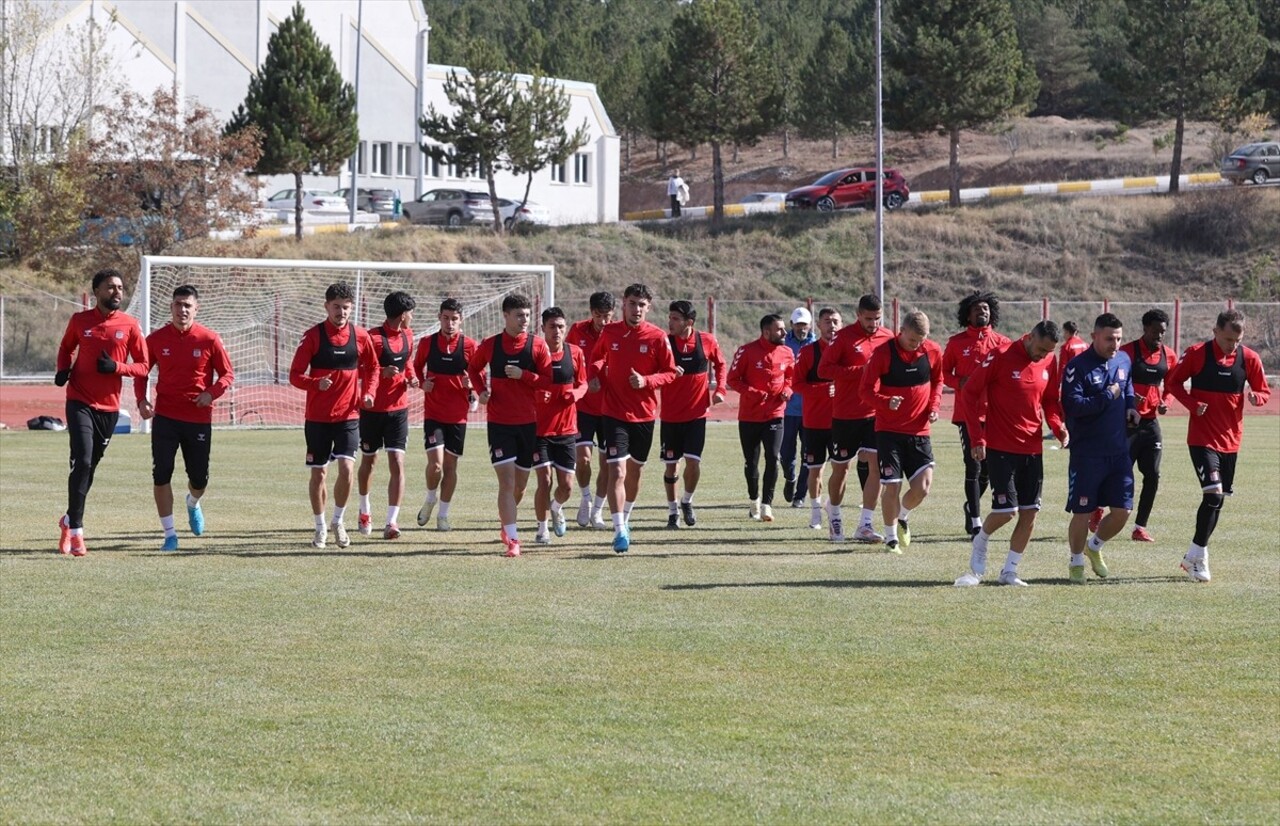 Net Global Sivasspor, Trendyol Süper Lig'in 12. haftasında Fenerbahçe ile deplasmanda yapacağı...