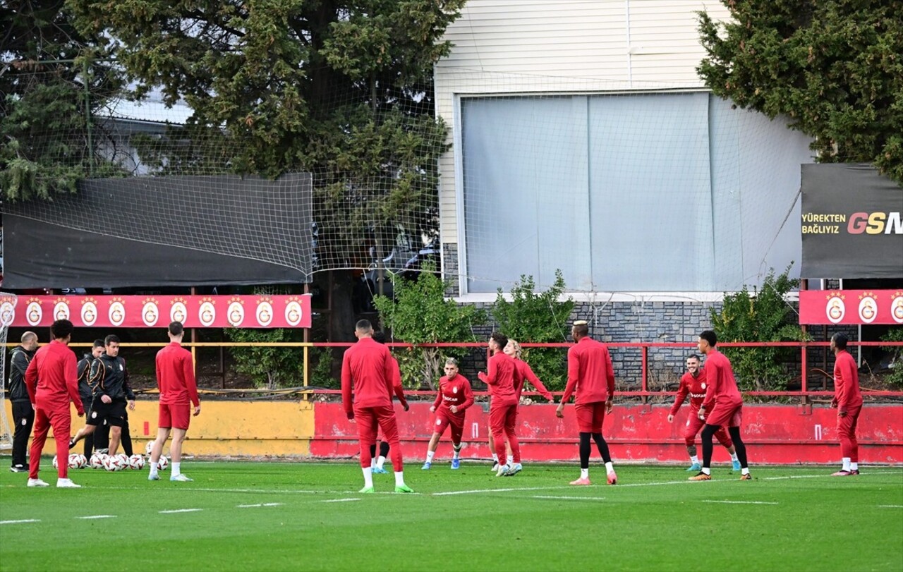 Galatasaray Futbol Takımı, UEFA Avrupa Ligi'nin 4. haftasında yarın sahasında İngiltere temsilcisi...