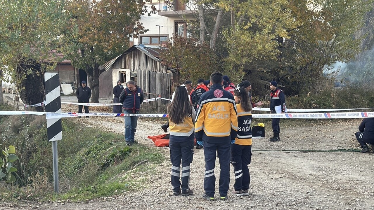 Bolu'da kendisinden haber alınamayan yaşlı adam, derede ölü bulundu. Olay yerine sağlık ve...