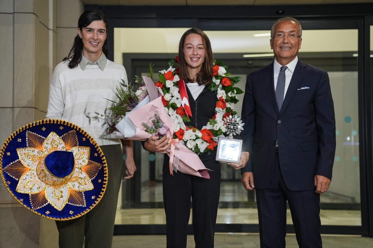 Meksika'da düzenlenen Merida Açık Kadınlar Tenis Turnuvası finalinde ABD'li Ann Li'yi 2-0 mağlup...