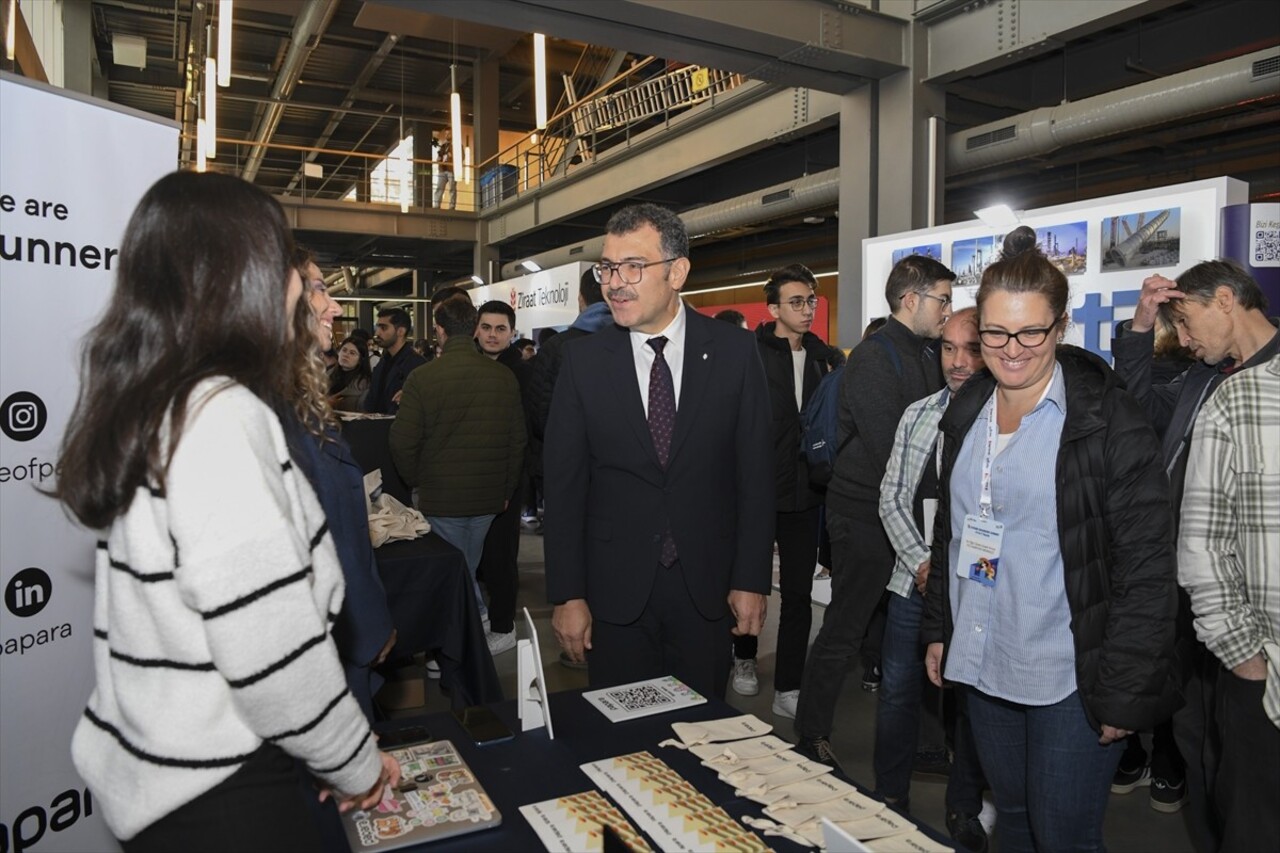 İstanbul Teknik Üniversitesinin (İTÜ) ev sahipliğinde "Geleceğin Mühendisleri Zirvesi"...