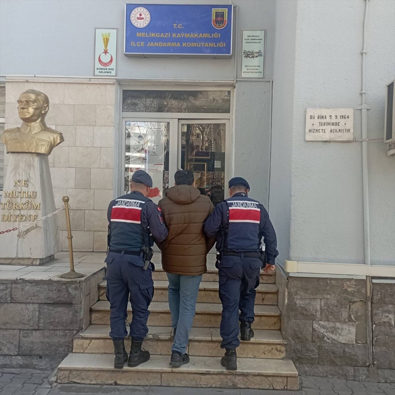 Kayseri'de "kasten öldürme" suçundan aranan zanlı tutuklandı.