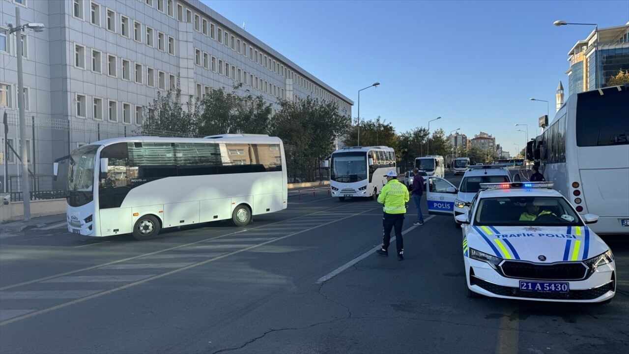 Diyarbakır'da 8 yaşındaki Narin Güran'ın öldürülmesine ilişkin tutuklu 4 sanığın ağırlaştırılmış...