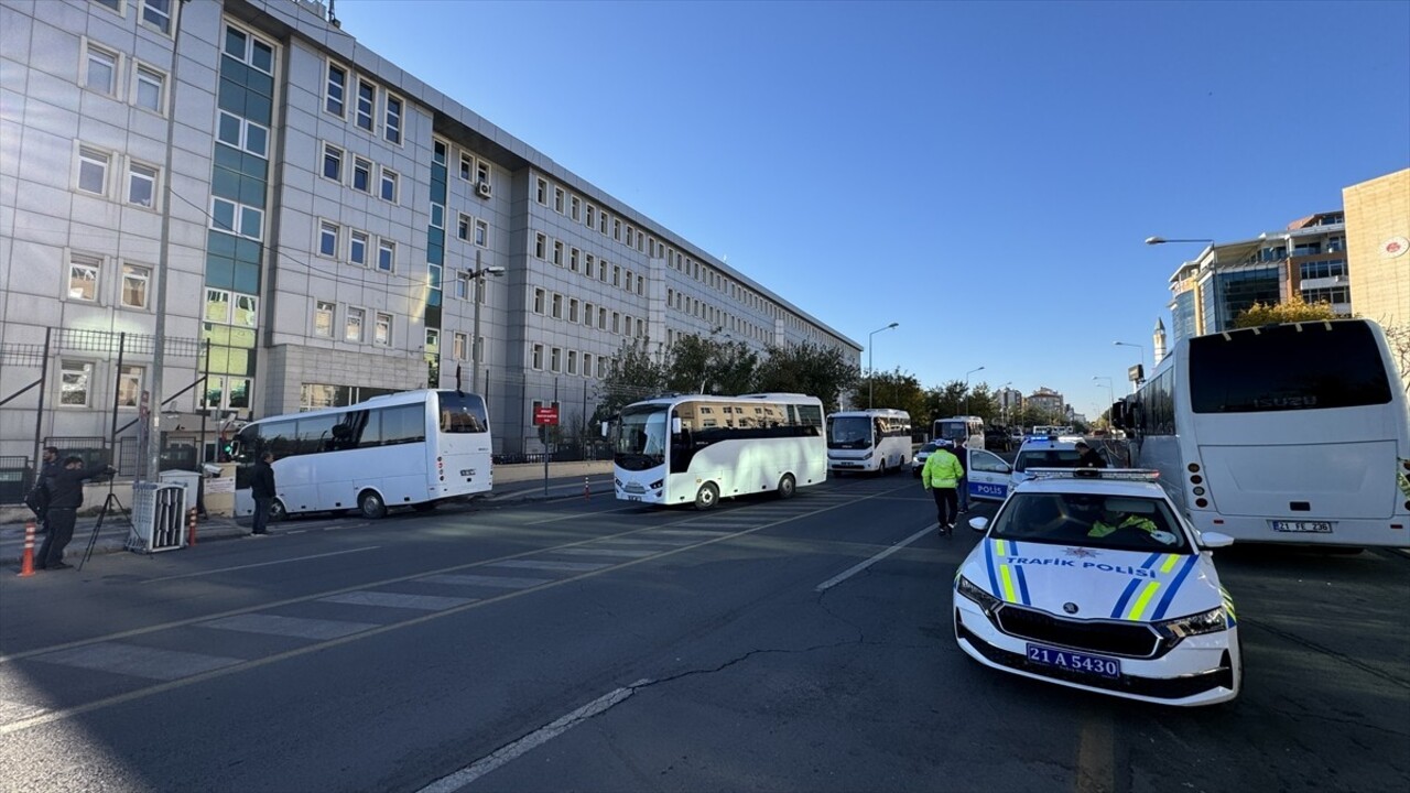 Diyarbakır'da 8 yaşındaki Narin Güran'ın öldürülmesine ilişkin tutuklu 4 sanığın ağırlaştırılmış...