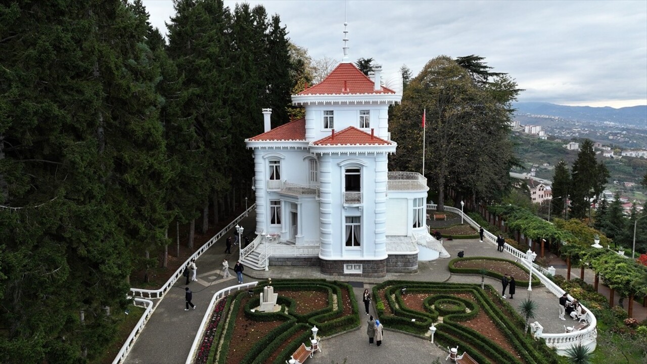 Türkiye Cumhuriyeti'nin Kurucusu Büyük Önder Mustafa Kemal Atatürk'ün Trabzon'da üç kez...