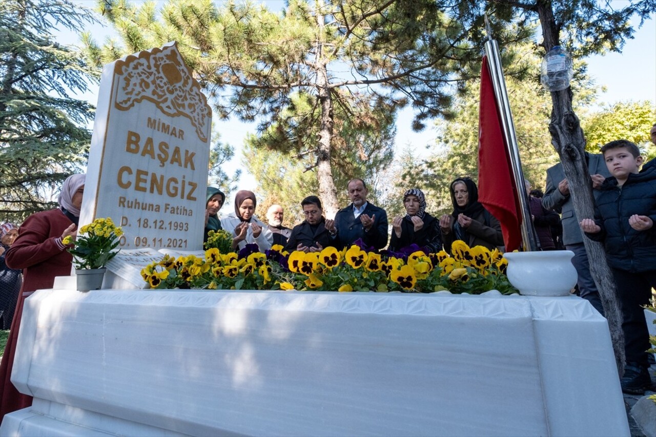 İstanbul'da samuray kılıcıyla öldürülen Başak Cengiz’in avukatı Mustafa Tırtır (fotoğrafta)...