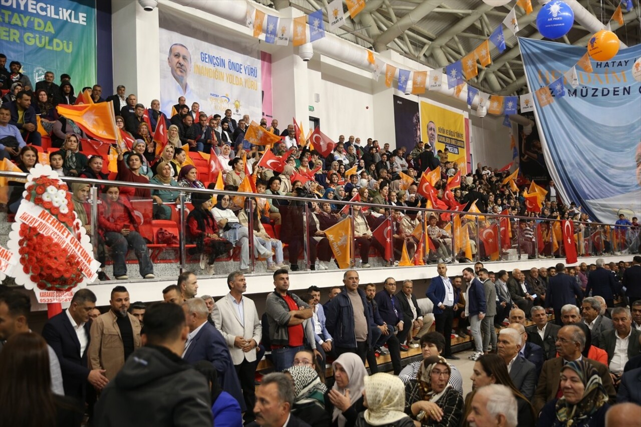 AK Parti Kırıkhan 8. Olağan Kongresi, Hatay'da Kırıkhan Spor Salonu'nda düzenlendi. Kongreye...