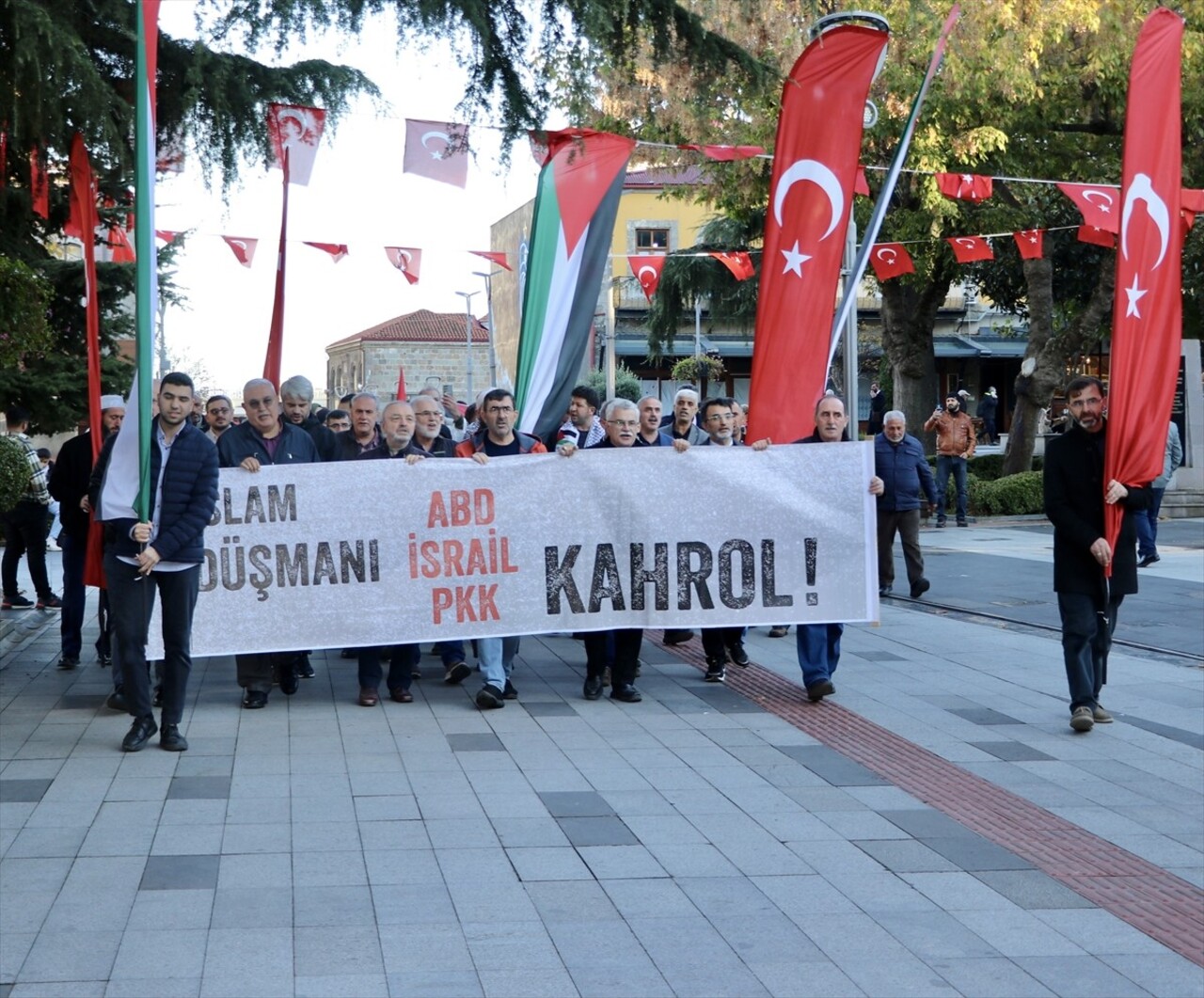 Trabzon'da, Özgür Aksa Platformunca Filistin'e destek yürüyüşü düzenlendi.