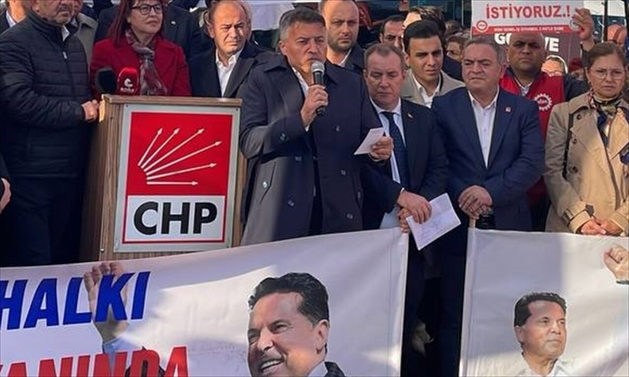 CHP Genel Başkan Yardımcısı Ulaş Karasu, Esenyurt Meydanı'nda konuşma yaptı. 