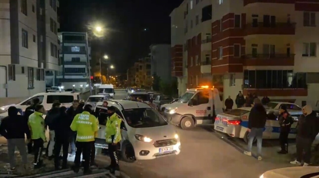 Çorum'da polis ekiplerinden kaçan ehliyetsiz sürücüye 62 bin 604 lira para cezası uygulandı.