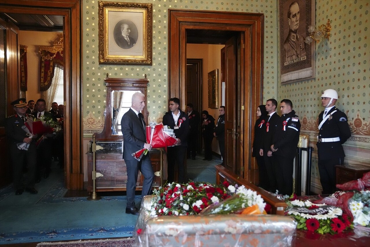 İstanbul Valisi Davut Gül, 86 yıl önce ebediyete intikal eden Türkiye Cumhuriyeti'nin kurucusu...