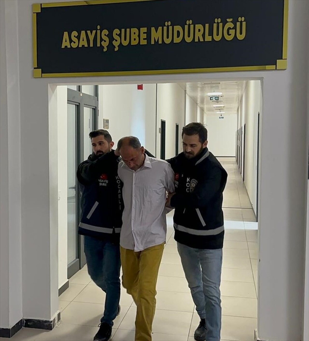  Kocaeli'nin Gebze ilçesinde karısını boğarak öldürdüğü öne sürülen şüpheli...