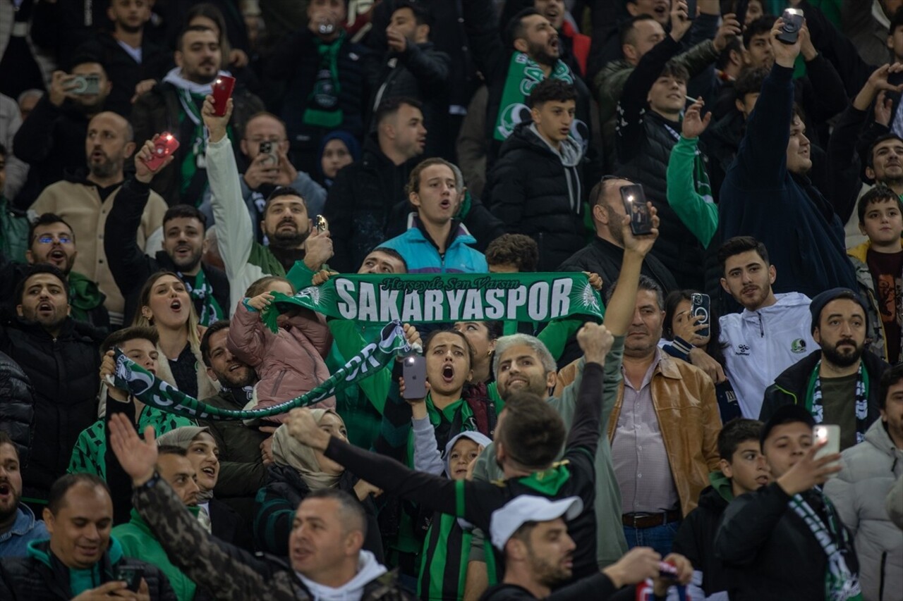 Sakaryaspor, Trendyol 1. Lig'in 12. haftasında Sakaryaspor, Yeni Sakarya Atatürk Stadyumu'nda...