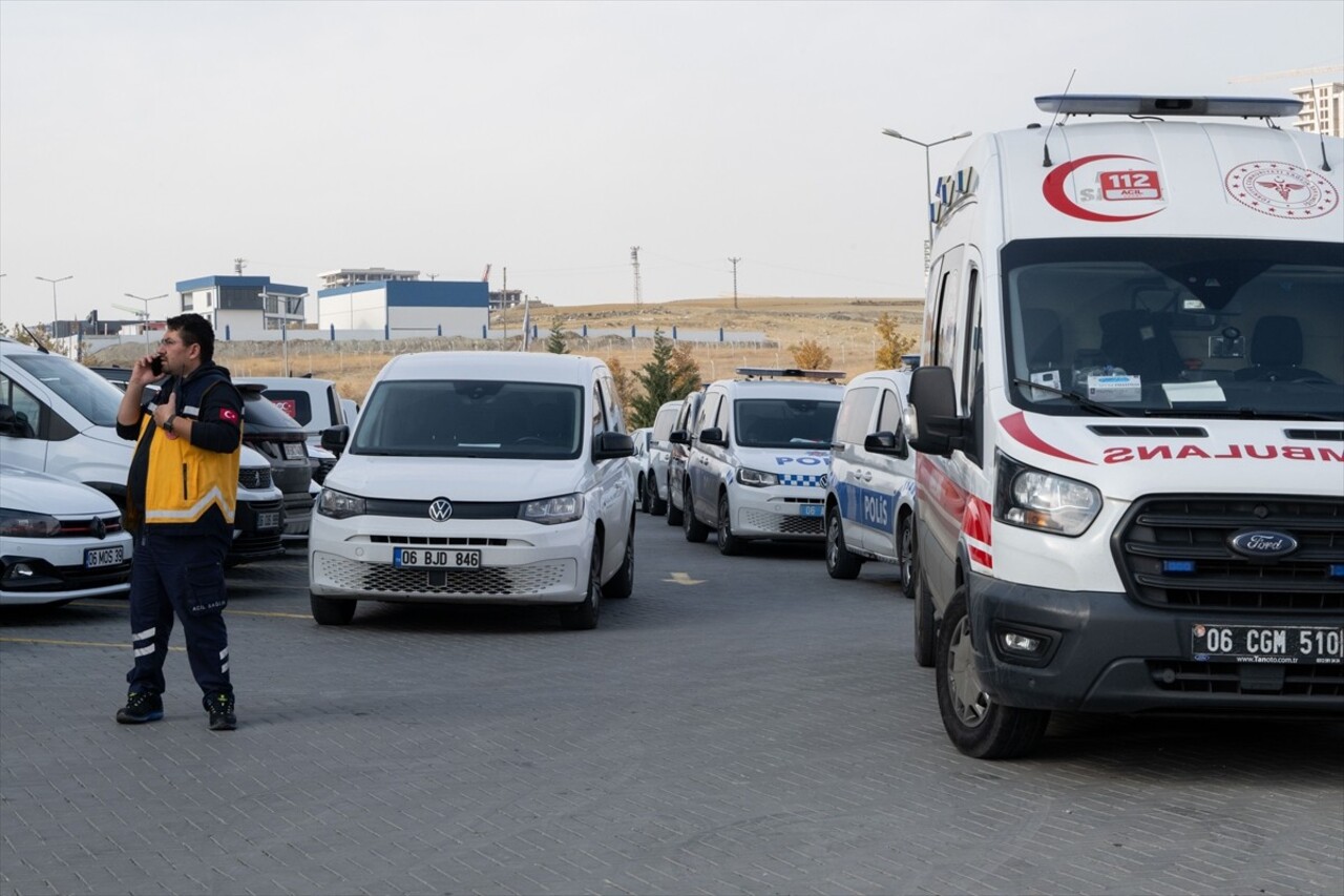 Ankara'nın Yenimahalle ilçesinde çıkan silahlı kavgada 1 kişi öldü, 1 kişi yaralandı. Olay yerine...