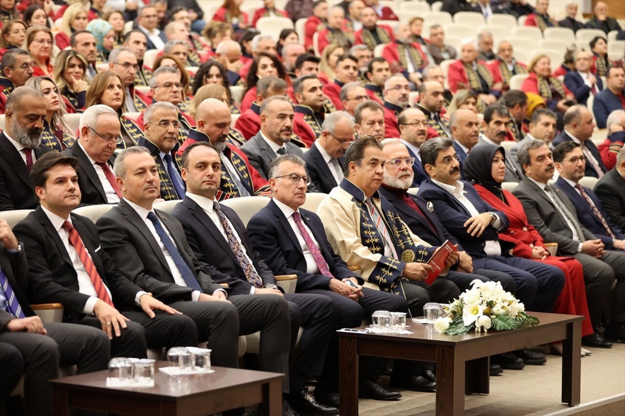  AK Parti TBMM Grup Başkanı Abdullah Güler (sol 4) ve TBMM AK Parti Grup Başkanvekili Bahadır...