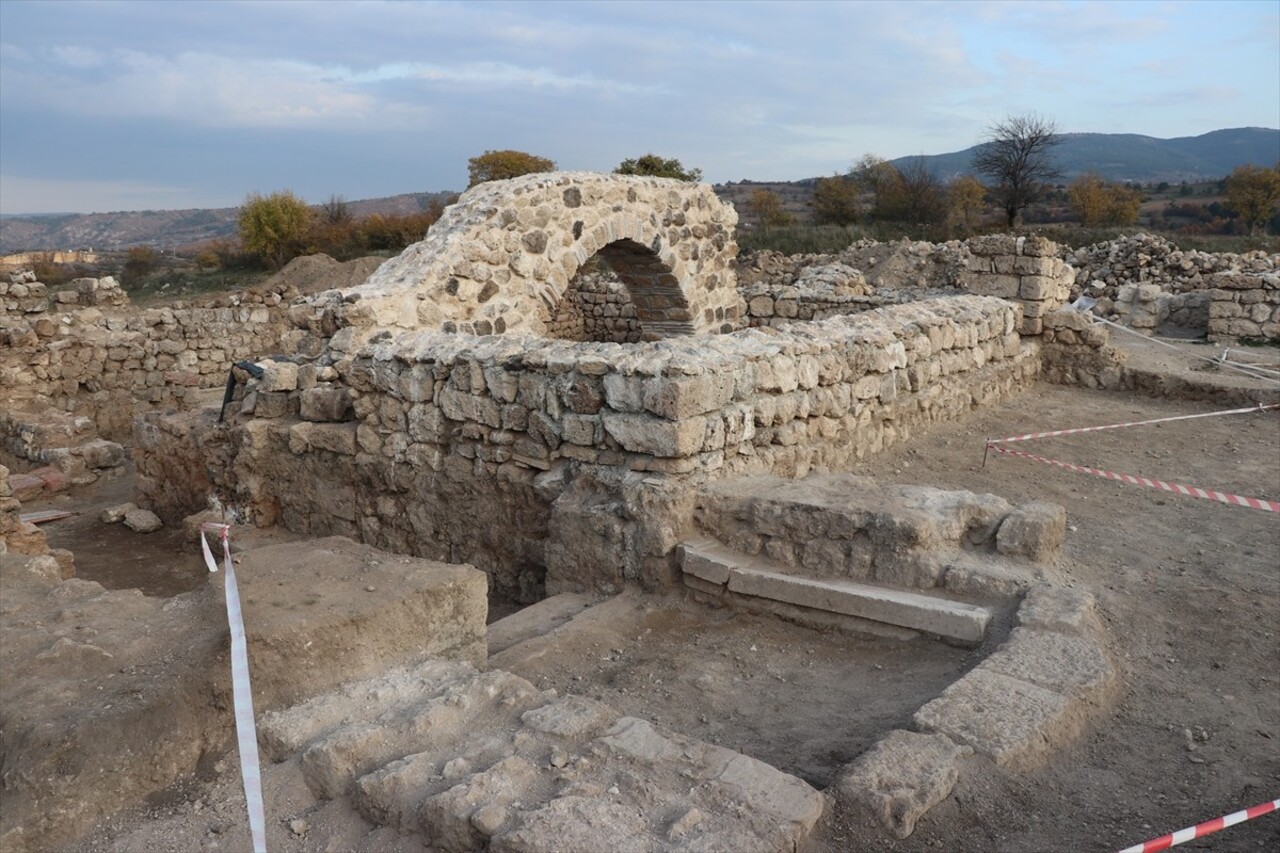 Geç Kalkolitik, Roma ve Erken Bizans dönemlerinde yerleşim yeri olarak kullanılan Karabük'ün...